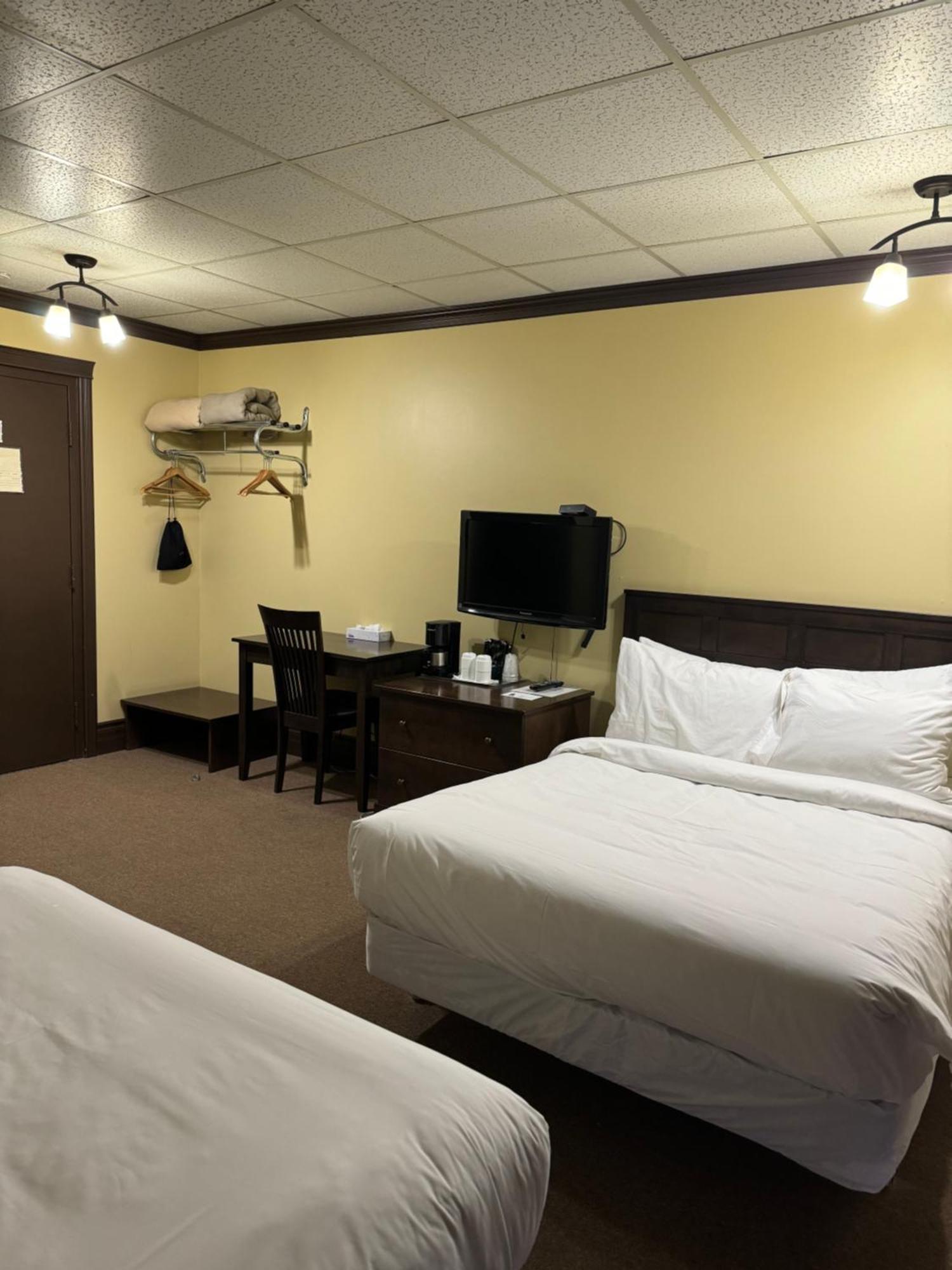 La Porte De La Mauricie Louiseville エクステリア 写真