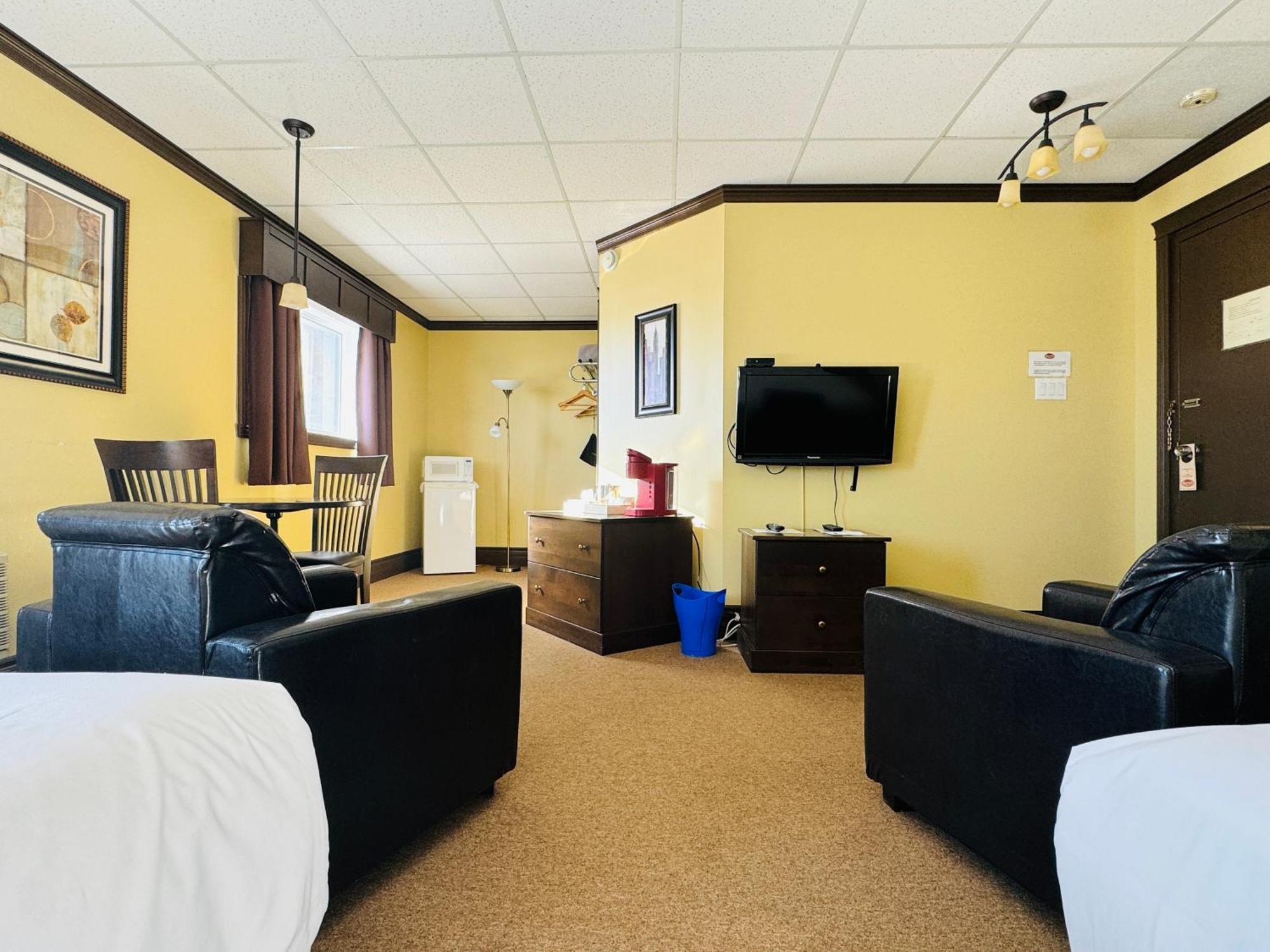 La Porte De La Mauricie Louiseville エクステリア 写真