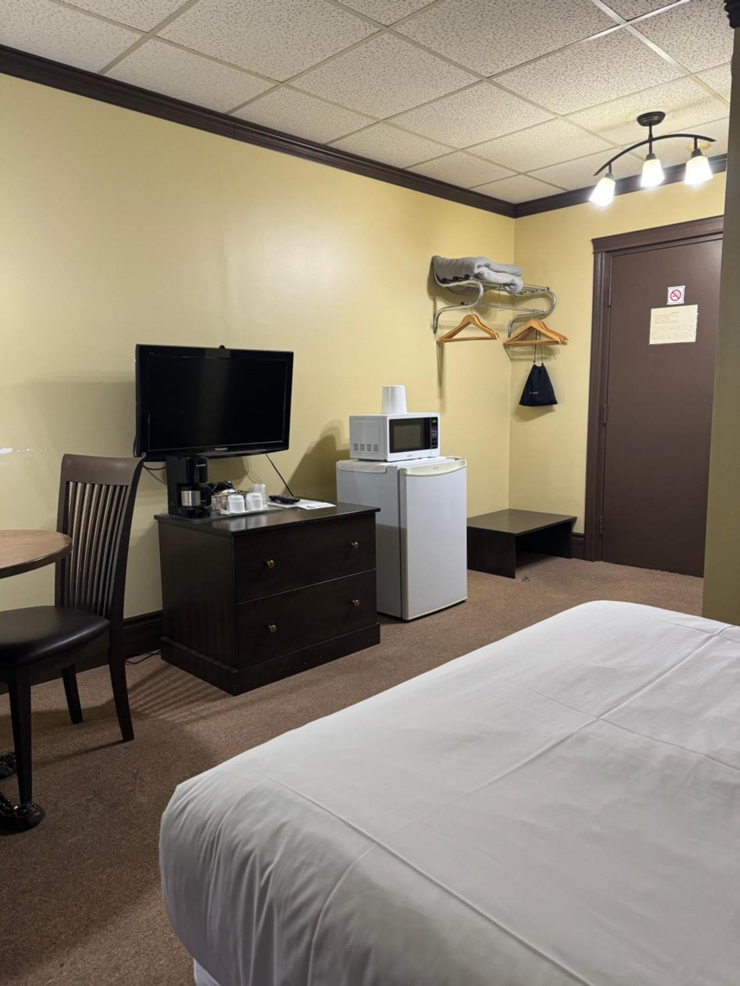 La Porte De La Mauricie Louiseville エクステリア 写真